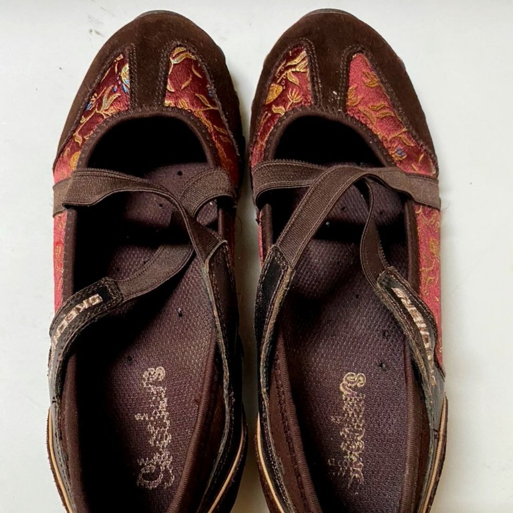 Skechers casual flats mary jane brown/koi fish pattern women's 6.5